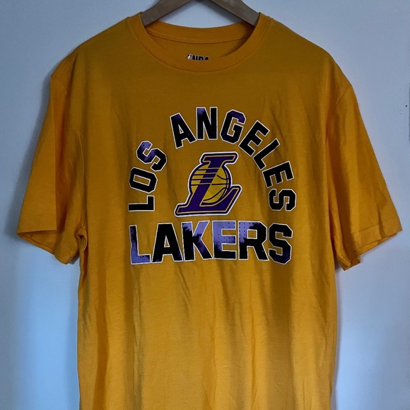 NBA Other - LA LAKERS T-SHIRT SIZE LARGE